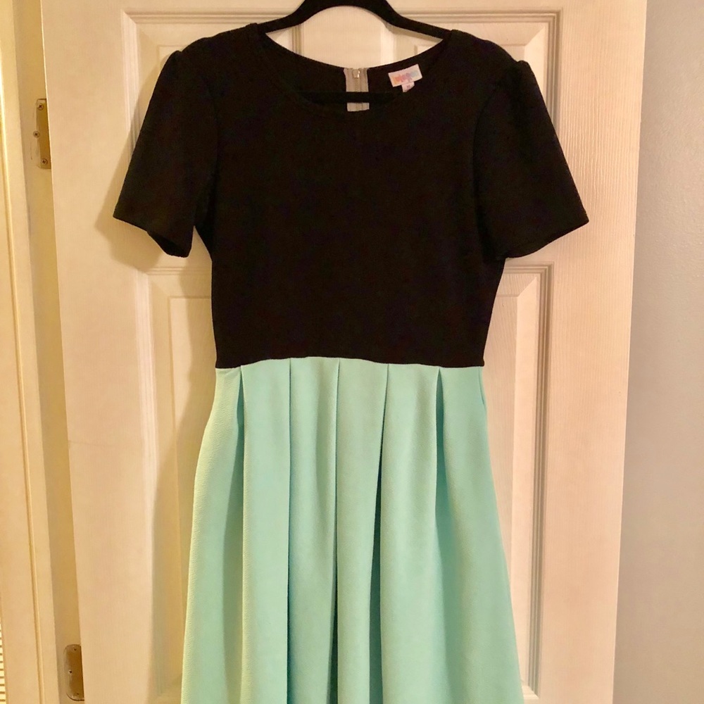 LuLaRoe Amelia Medium